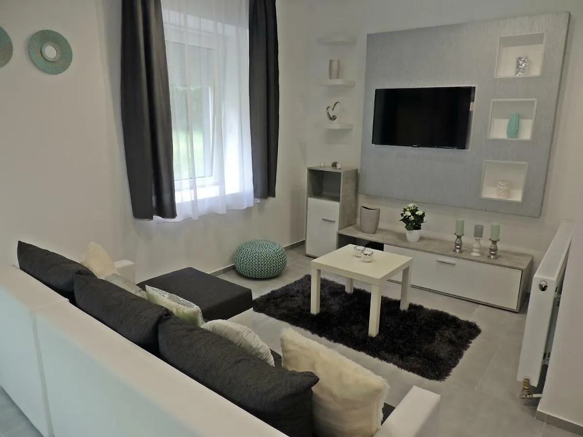 Csiky Apartman Apartment Eger Hungary