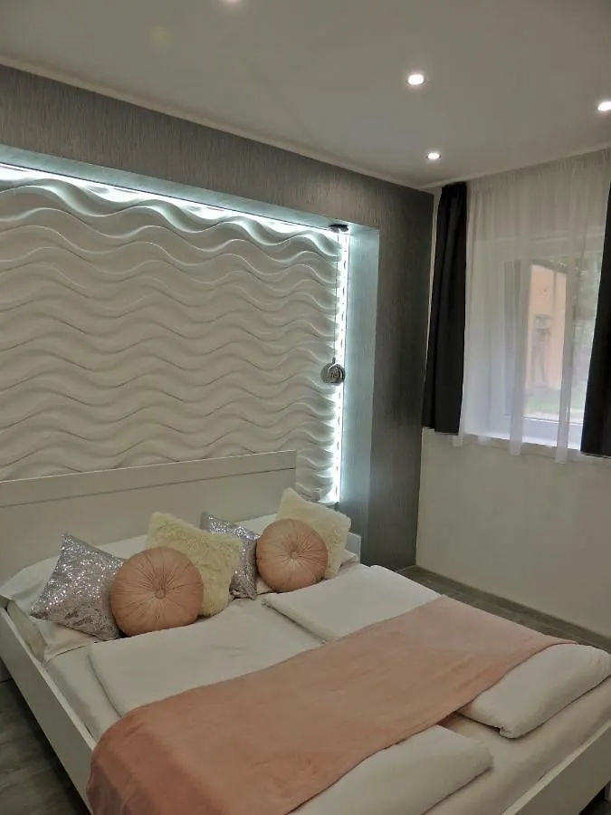 Csiky Apartman Apartment Eger