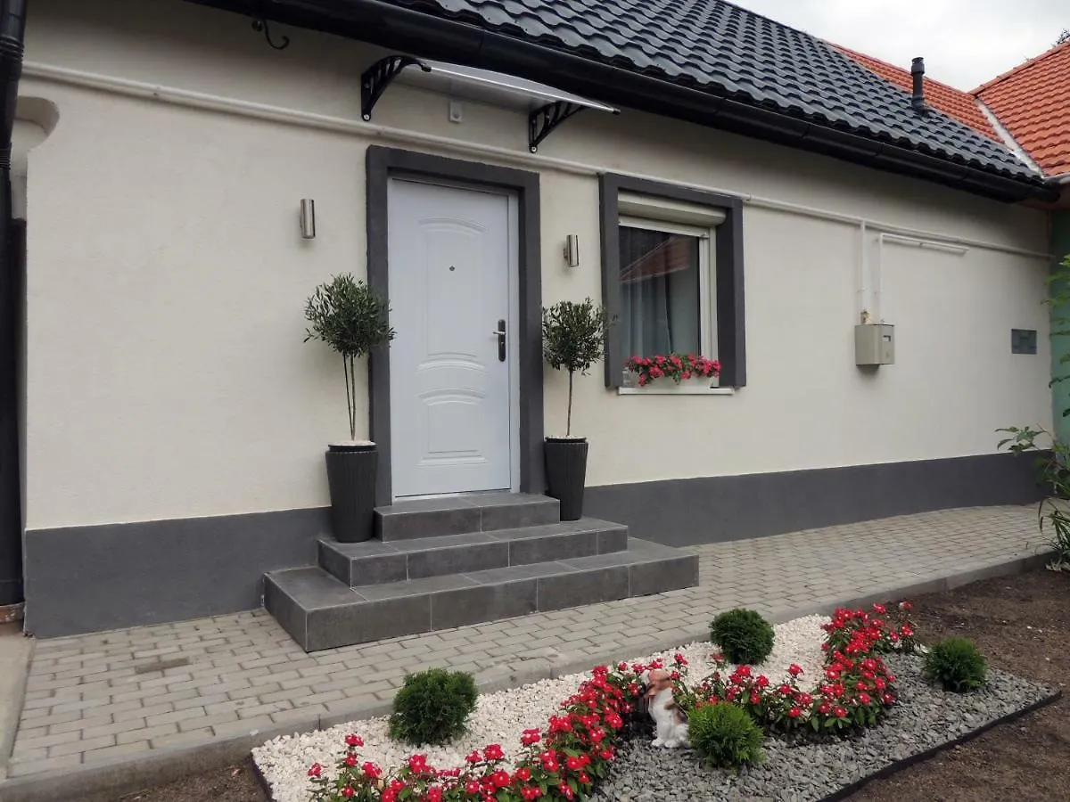 Csiky Apartman Apartment Eger